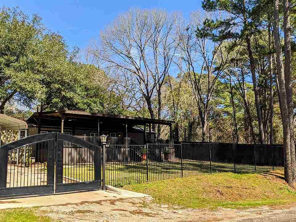 1st image of 16996 Shadow Wood Dr