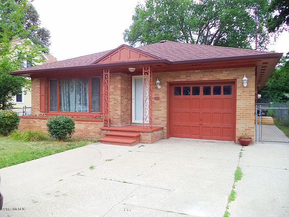 2nd image of 994 E Apple Ave