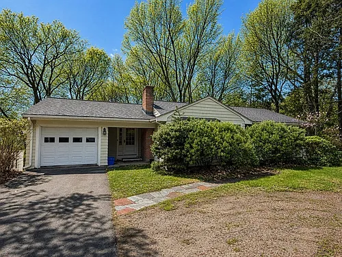 80 Adams St Photo 1