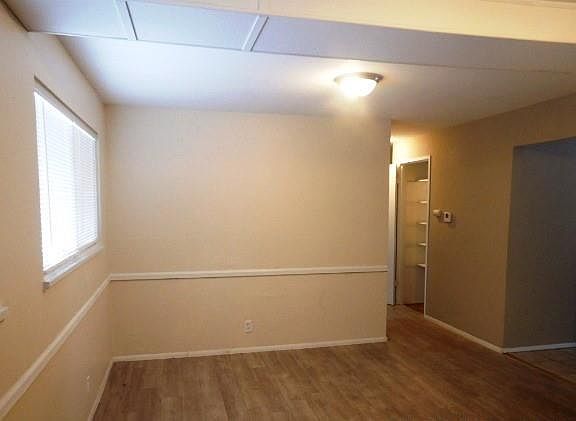 4th image of 10222 Reba Dr