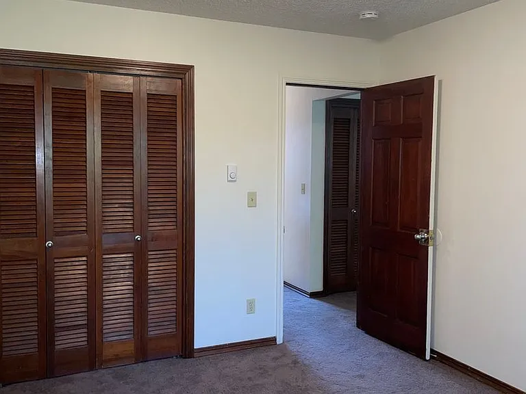 2131 Center St NE — Photo 7