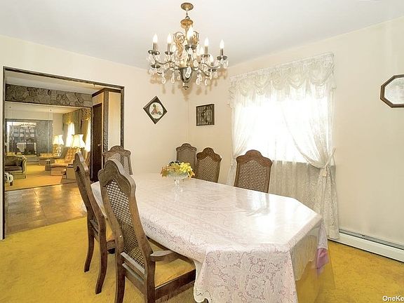 3rd image of 28 Country Greens Ct