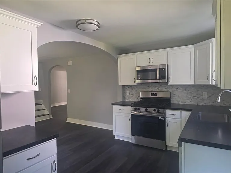 11 Euclid Ave #LEFT — Photo 6