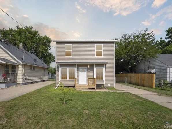 3491 Laurel Ave, Burton, MI 48529