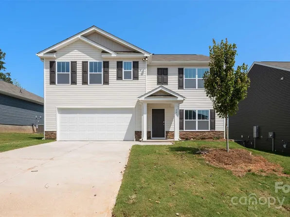 27 Wildbrook Dr, Waynesville, NC 28785