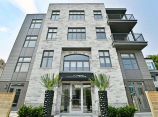 16 Champagne Ave S #203, Ottawa, ON K1S 4P2