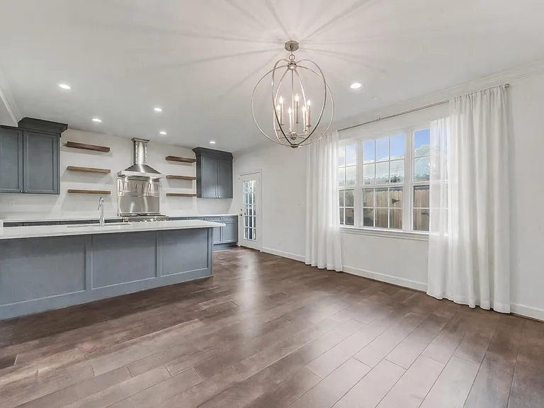 7505 Brompton St — Photo 8