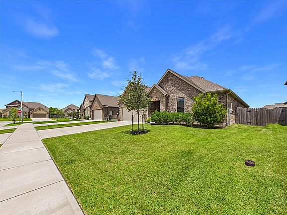 2nd image of 703 Western Holly Dr