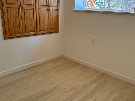 3rd image of 1151 Birch Dr