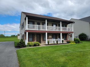 4 Cardinal Dr APT 9, Stevens, PA 17578
