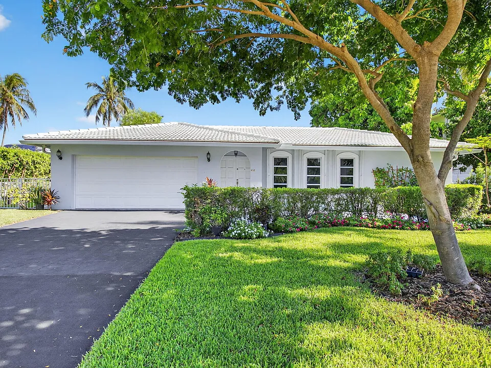 937 Banyan Dr