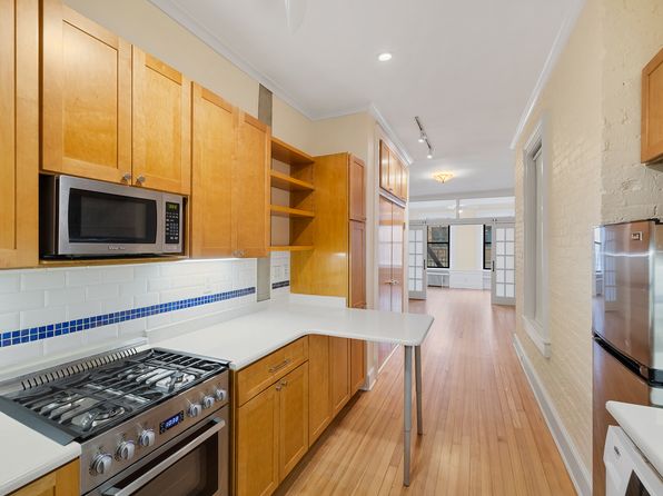 330 W 17th St APT 2E