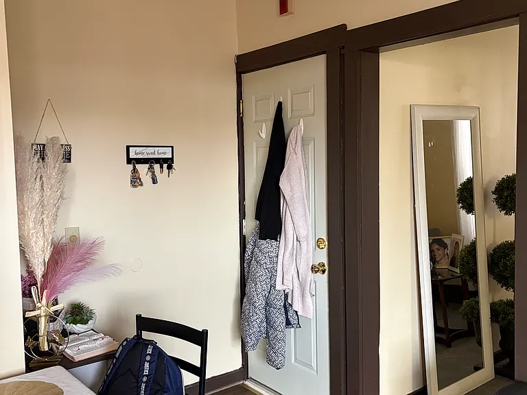 585 Wood Ave #3R — Photo 4