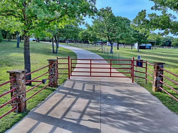 4509 Lazy East Rd, Saint Jo, TX 76265