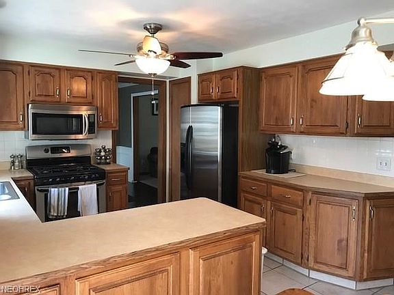 4th image of 480 Oakridge Dr