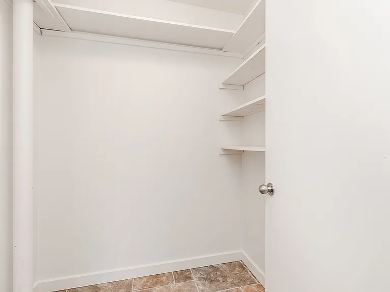 1300 Yates St — Photo 14