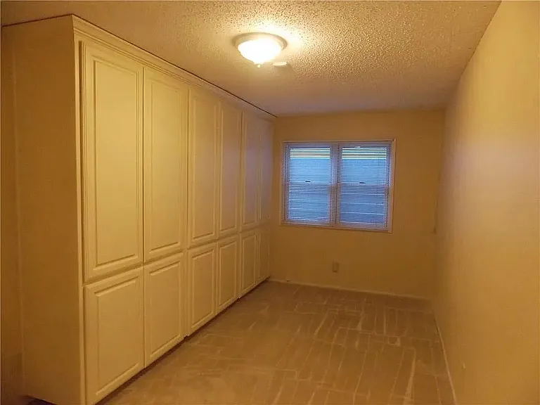 2122 Cedarcrest Dr — Photo 9