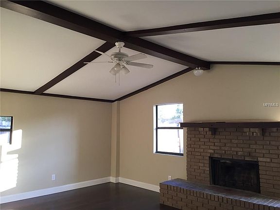 2nd image of 8818 Oak Cir