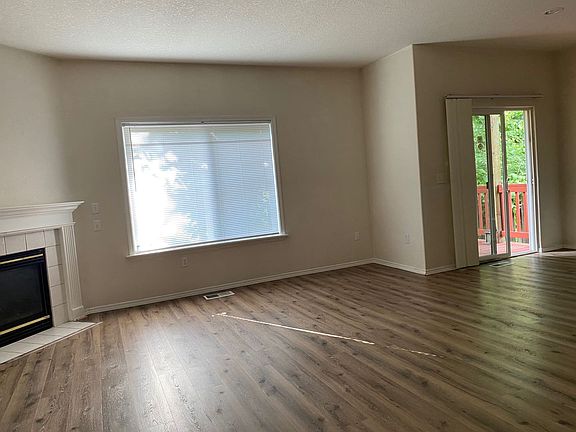 5th image of 129 SW 208th Ave