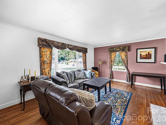 5th image of 701 Home Trl