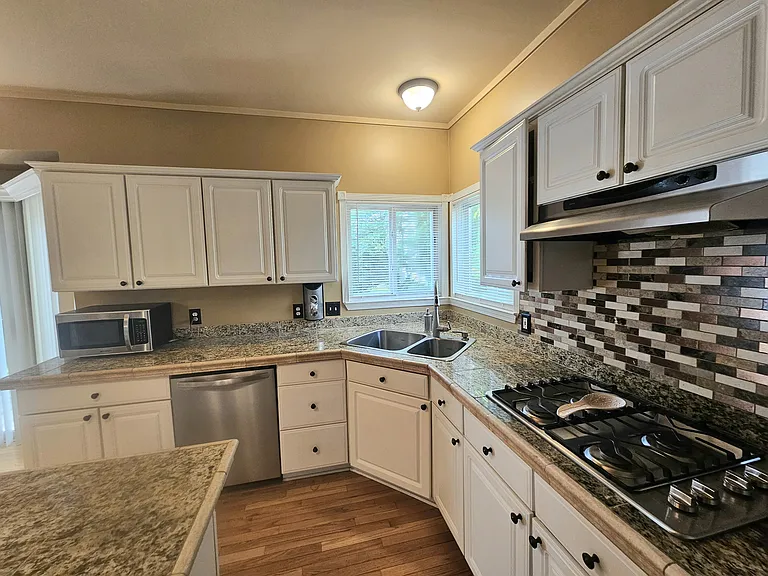 29221 Fieldstone — Photo 20