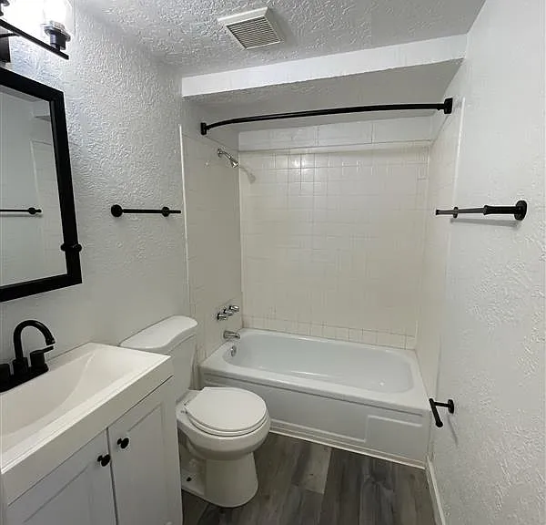 Remodeled, Top End UNM Area Studio Apts. in Great Community — Photo 63