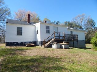 574 Indian Neck Rd, Tappahannock, VA 23126