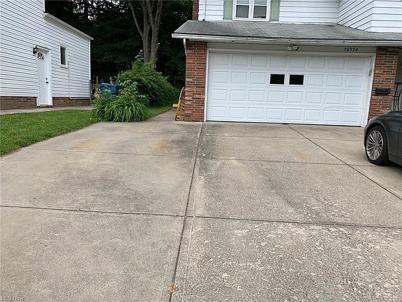 2nd image of 28374 Nandina Dr