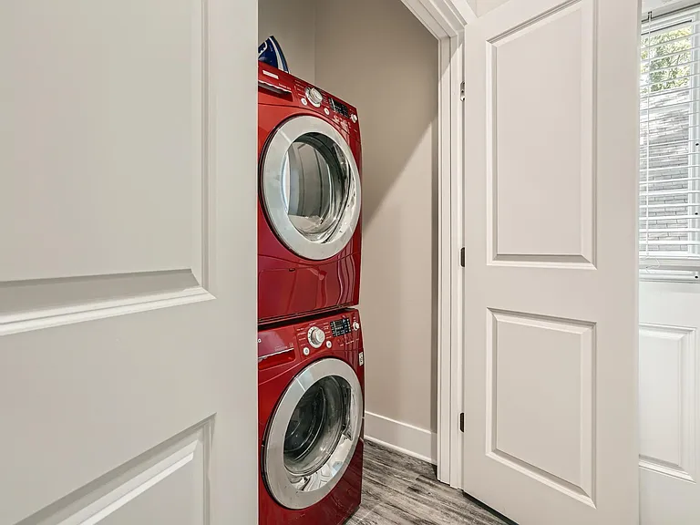 1045 Coleman St SW — Photo 22
