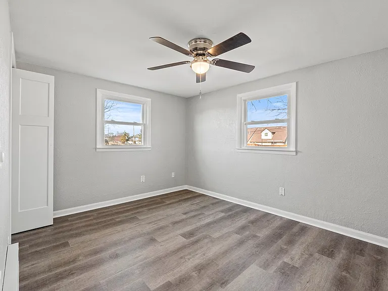 1514 W Dupont Rd — Photo 6