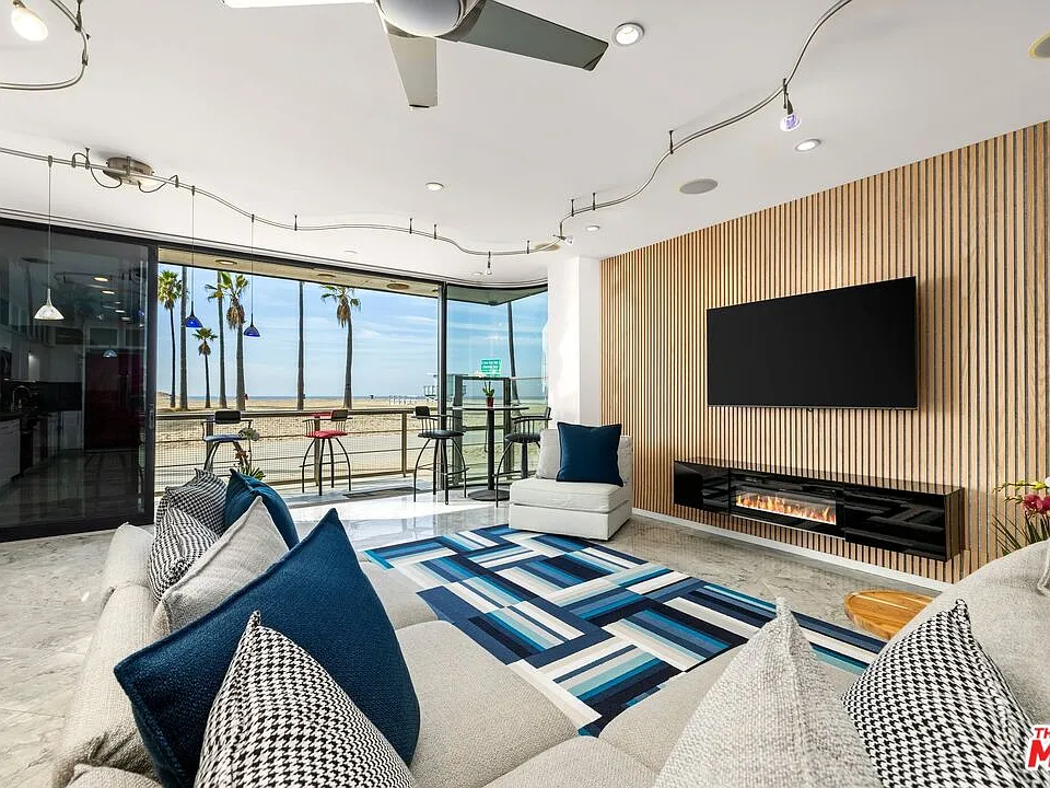 3007 Ocean Front Walk