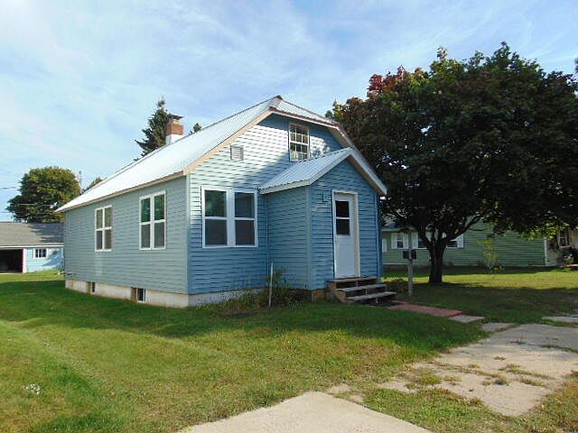 1st image of 209 E Harrie St