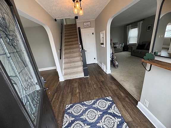 4th image of 315 W State St