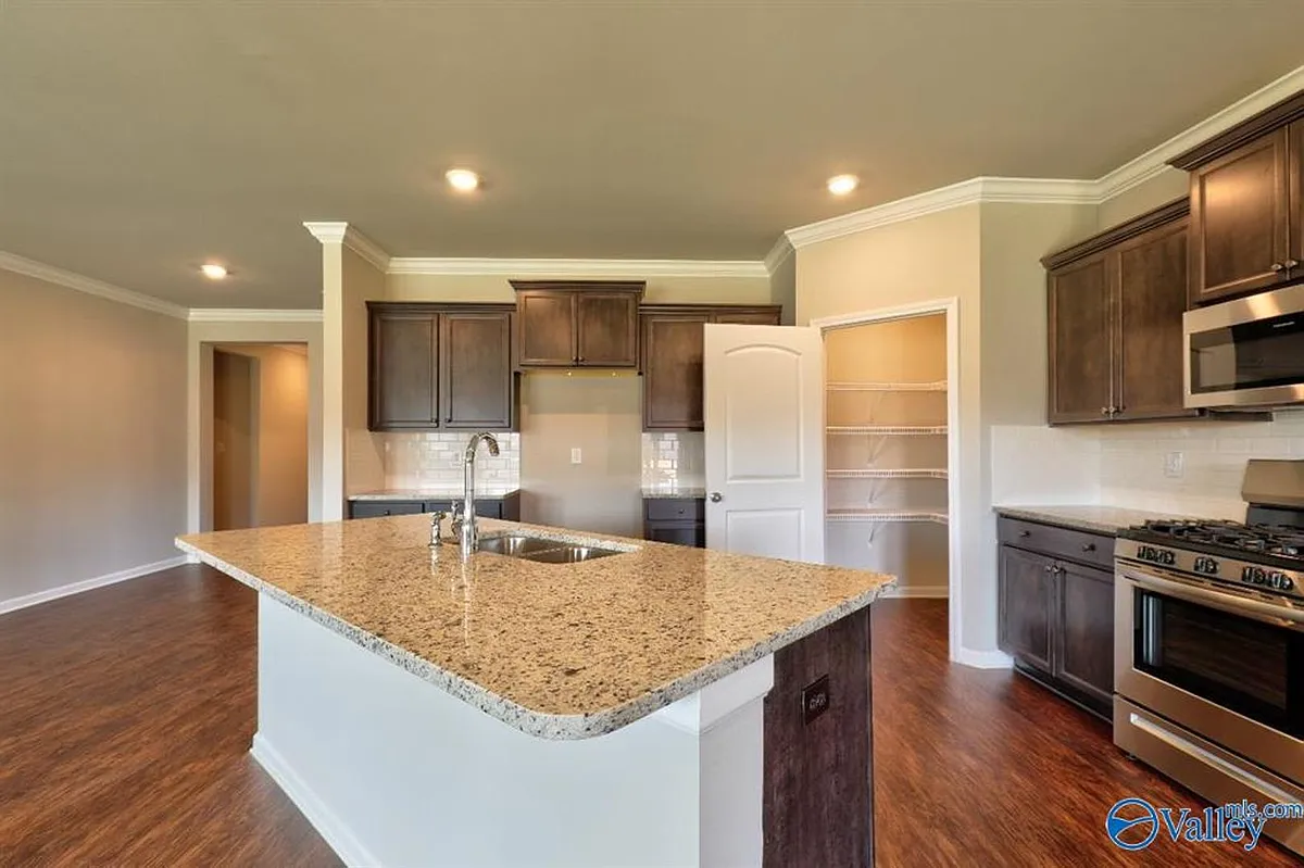 Building Photo - 128 Oak Fletcher Dr