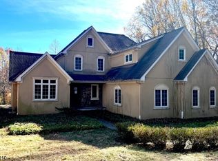 15 Cliffwood Rd, Chester, NJ 07930