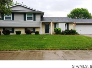 531 Whip Poor Will St, Troy, IL 62294