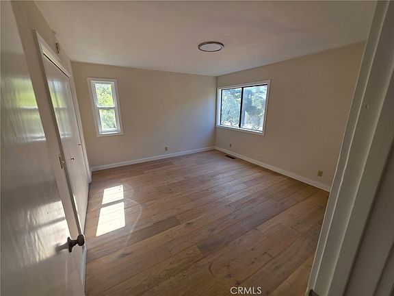 4th image of 470 Wellington St