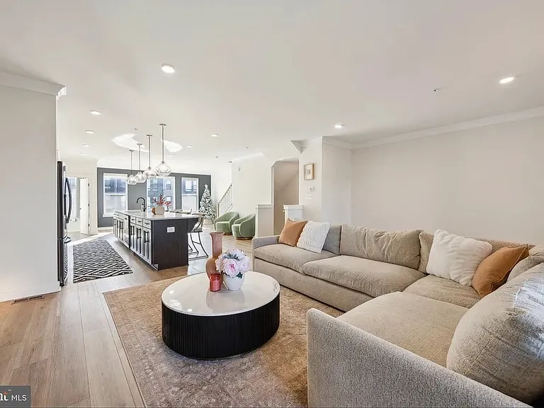 319 Summit Point Blvd #NEW — Photo 13