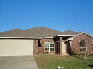 2317 Berry Ln, Midwest City, OK 73130