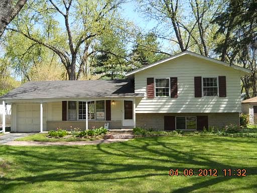 1st image of 22W534 Tamarack Dr