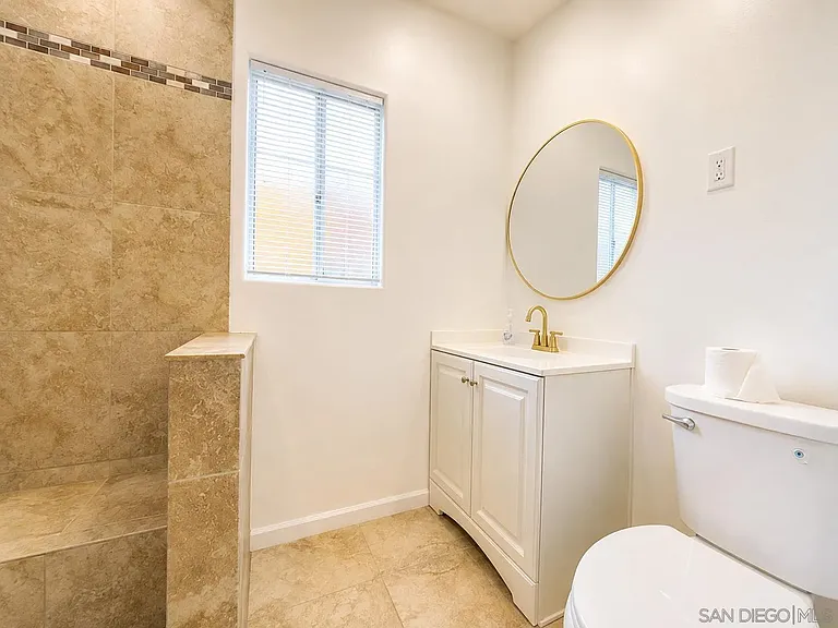 127 W 5th Ave — Photo 15