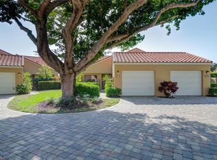 877 Reef Point Cir, Naples, FL 34108