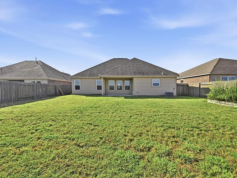 1216 Violet Ln — Photo 24