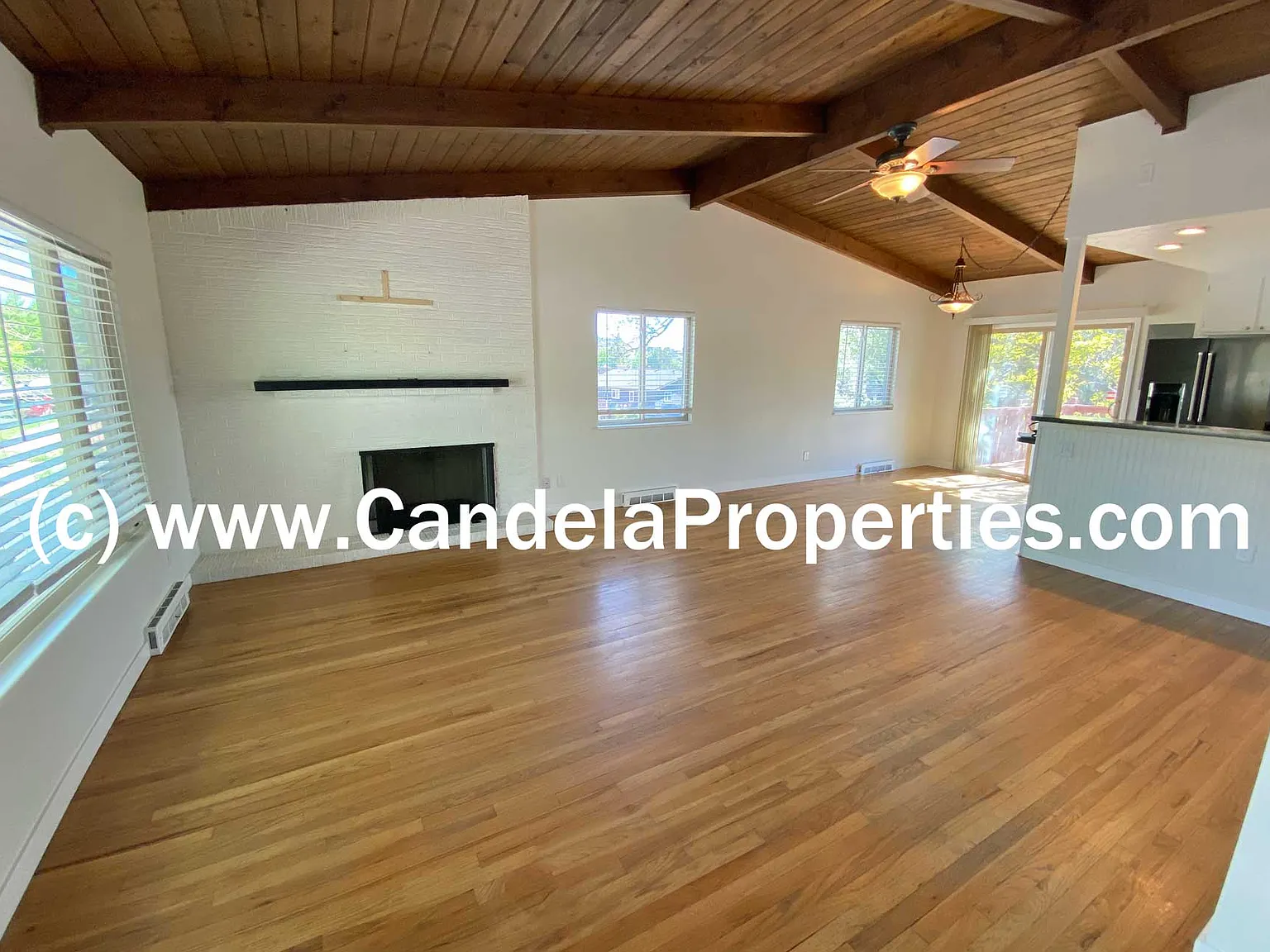 4 bed, 2338 sqft, $2,325 — Photo 3