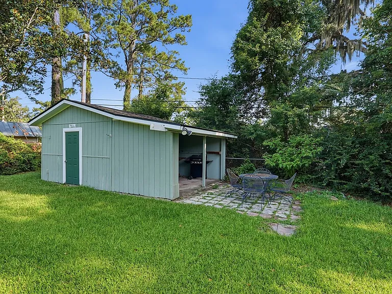 520 Windsor Rd — Photo 29