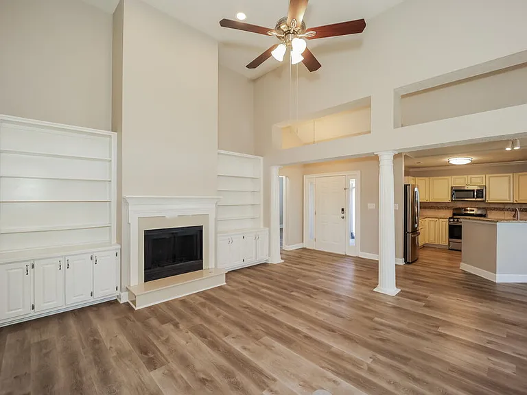 385 Fairway Ct — Photo 8