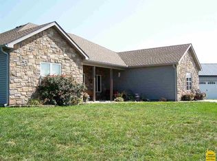 304 NE 1p Rd, Clinton, MO 64735