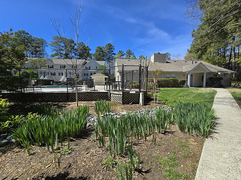 117 Kingsbury Dr — Photo 57