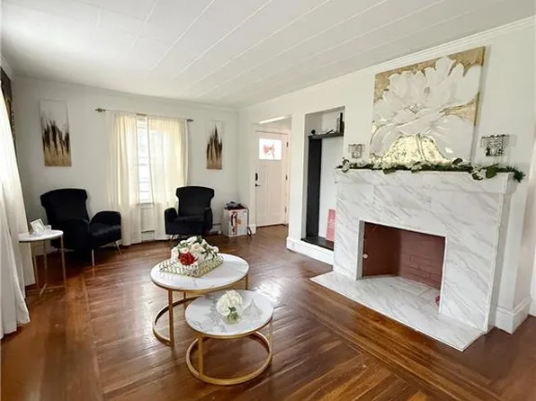 26 Westmore St, Cranston, RI 02910