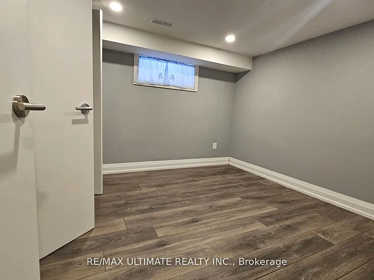 494 Lauder Ave #BASEMENT — Photo 8